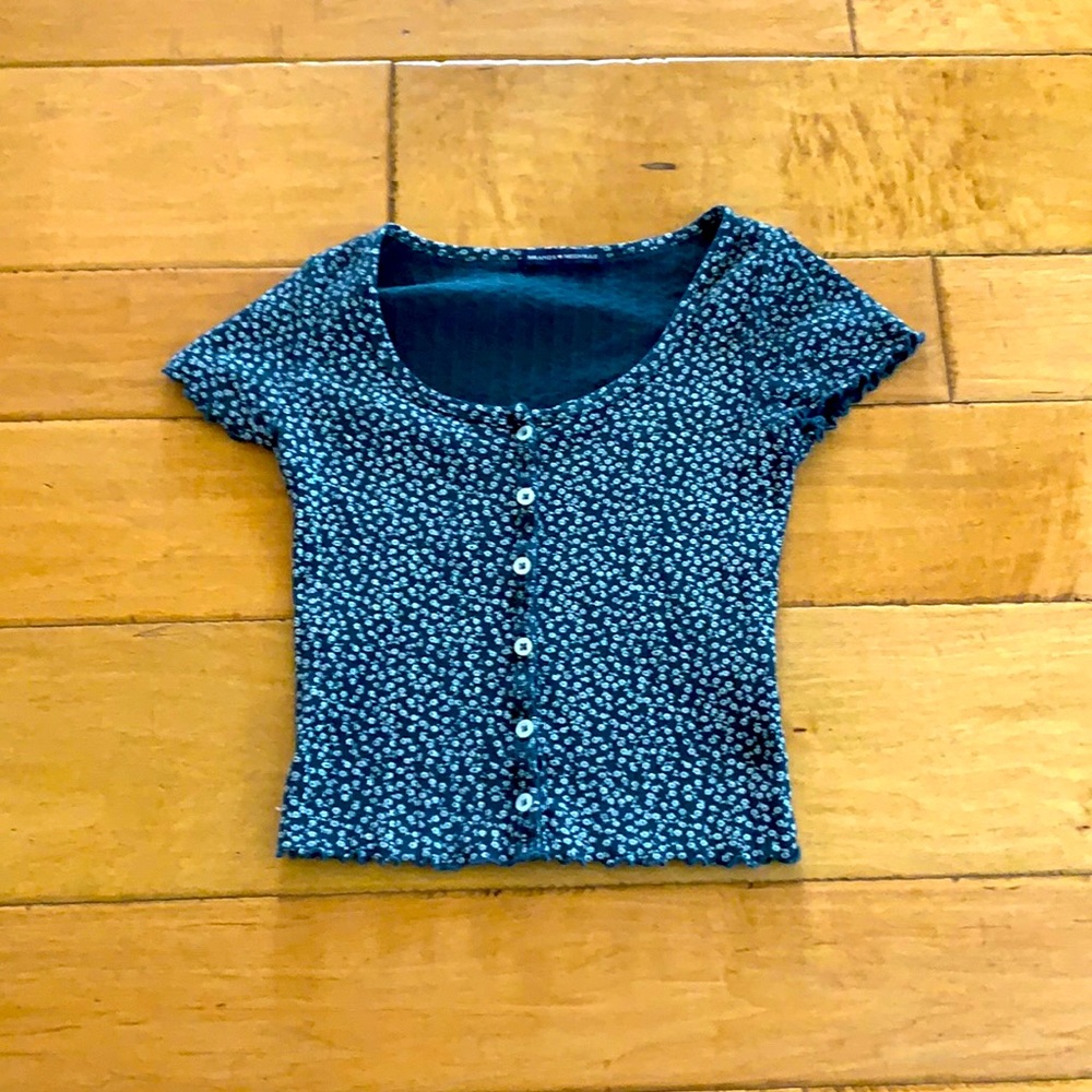 Brandy Melville flower shirt!